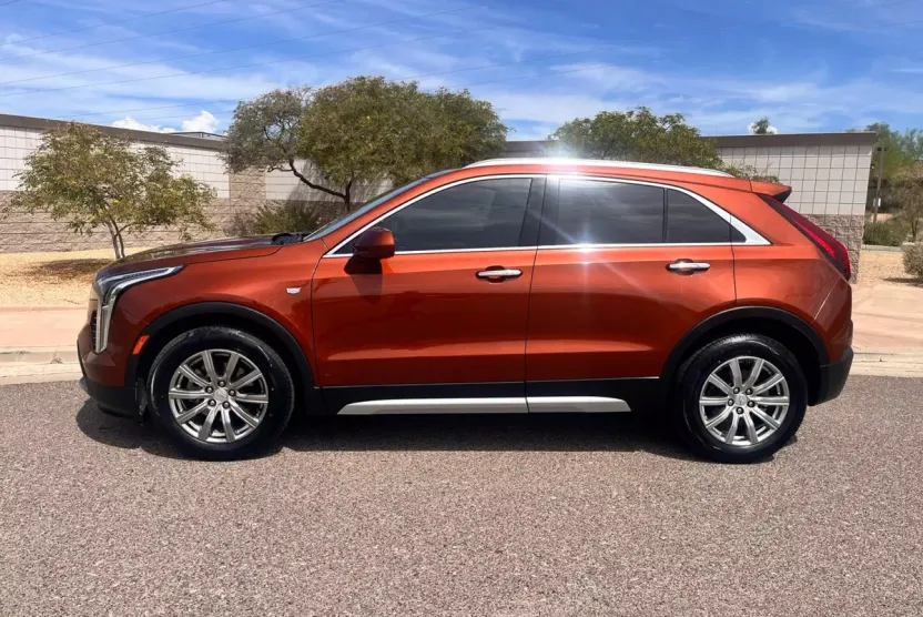 2020 Cadillac XT4 Premium Luxury Sport photo 1