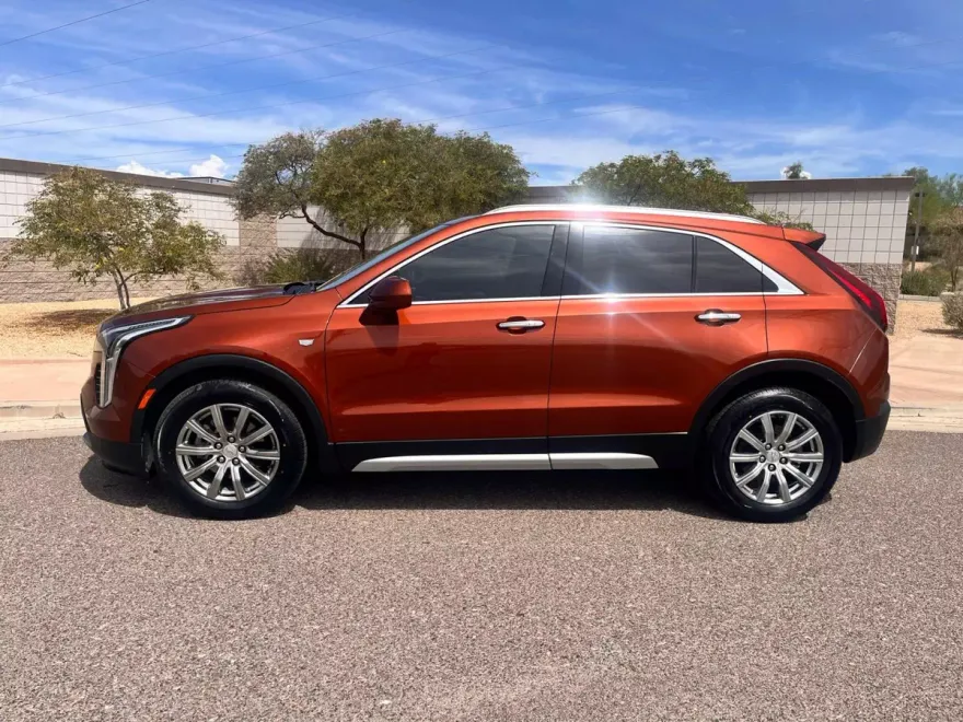 2020 Cadillac XT4 Premium Luxury Sport photo 1