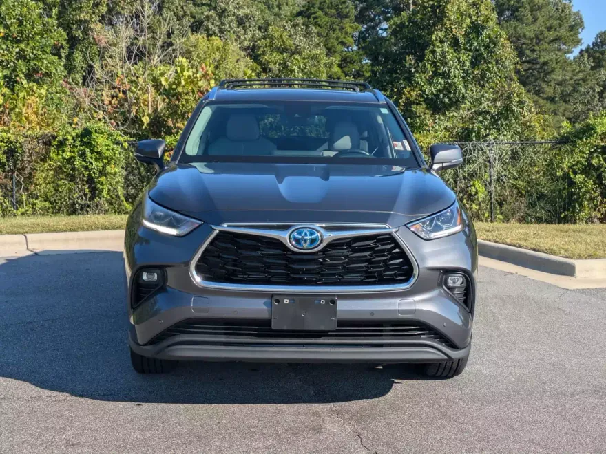 2023 Toyota Highlander Hybrid Limited photo 1