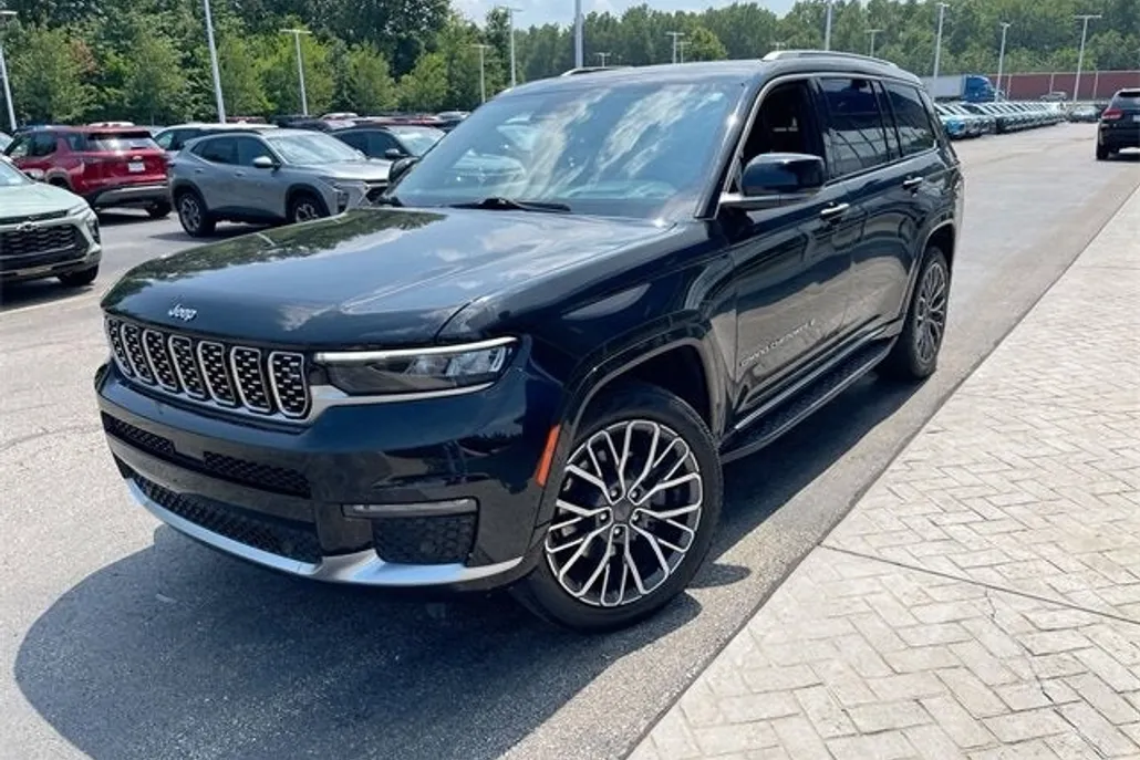 2021 Jeep Grand Cherokee L Summit Reserve photo 1