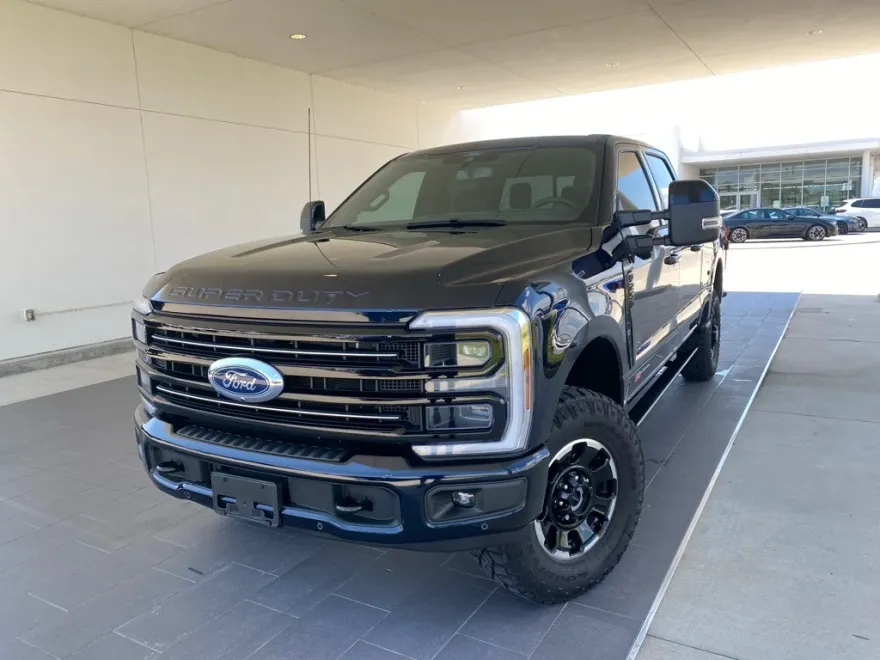 2025 Ford F-250 photo 1