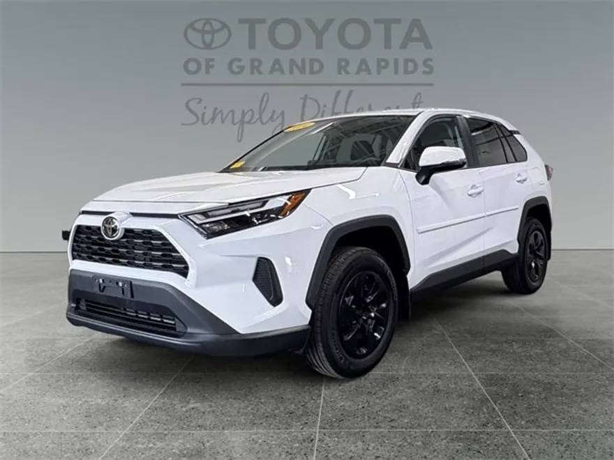 2024 Toyota RAV4 LE photo 1