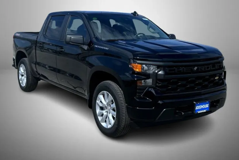 2026 Chevrolet Silverado 1500 Custom photo 1
