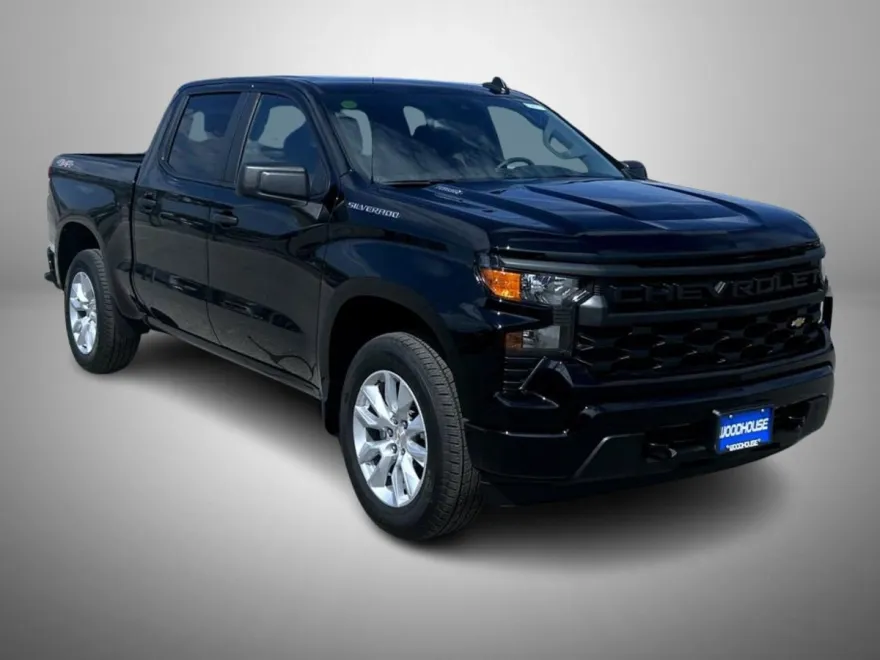 2026 Chevrolet Silverado 1500 Custom photo 1