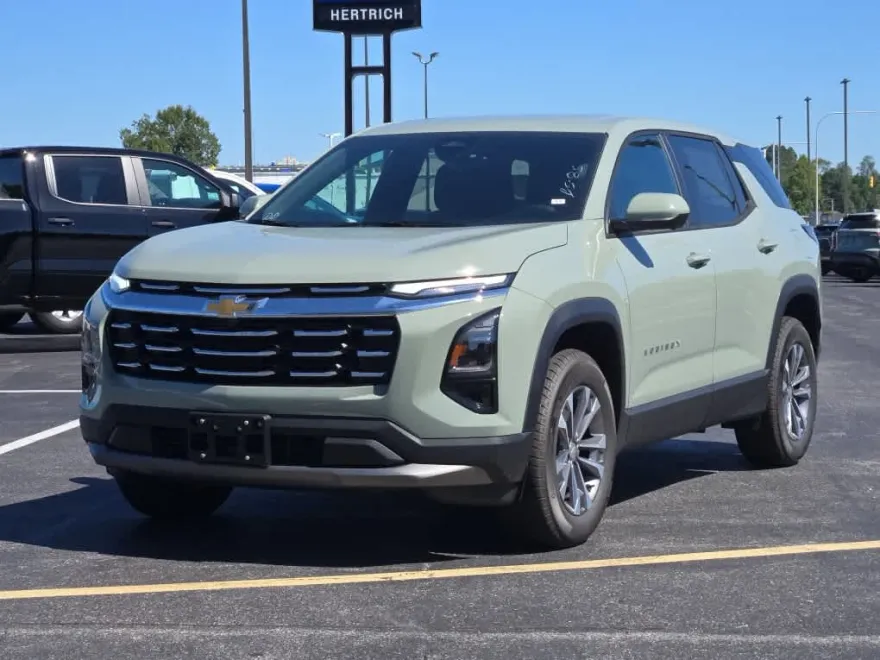2026 Chevrolet Equinox LT photo 1
