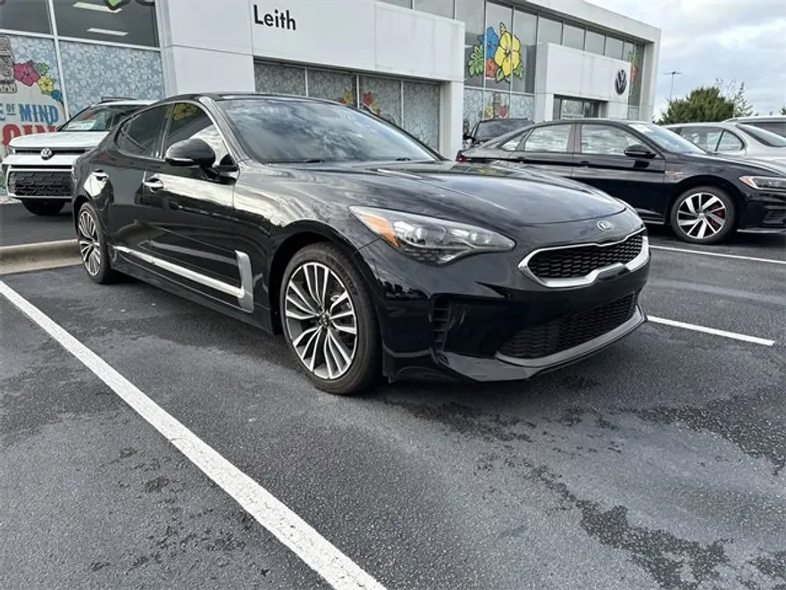2018 Kia Stinger Premium photo 1