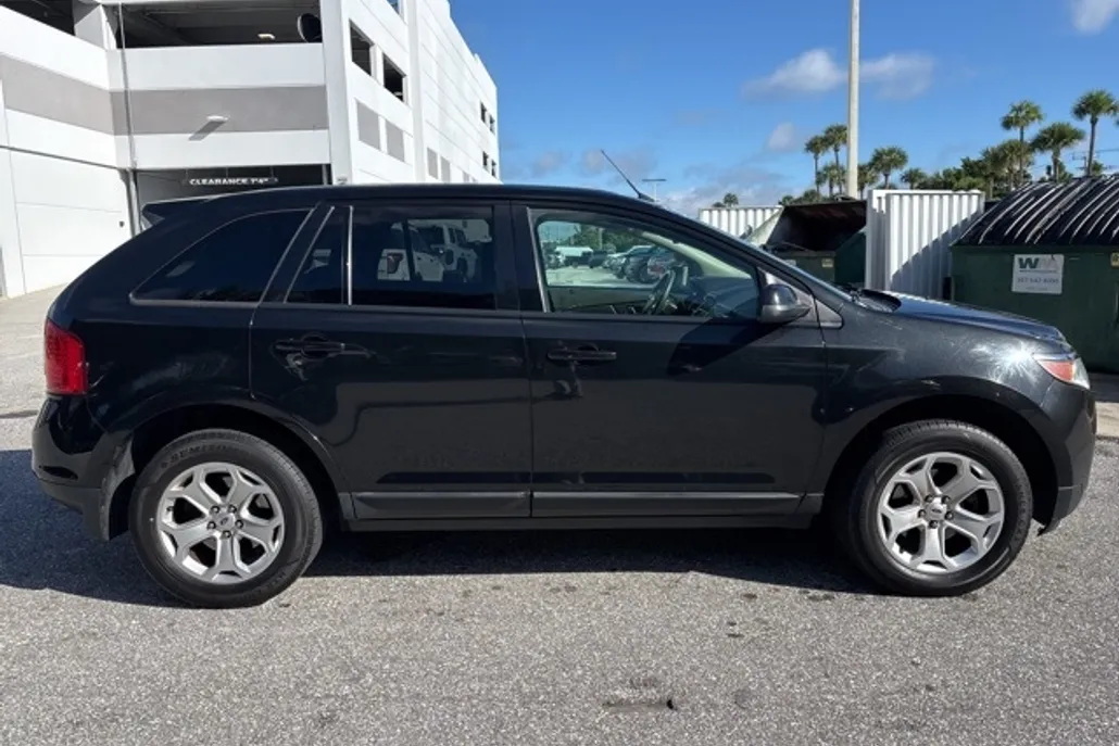 2014 Ford Edge SEL photo 1