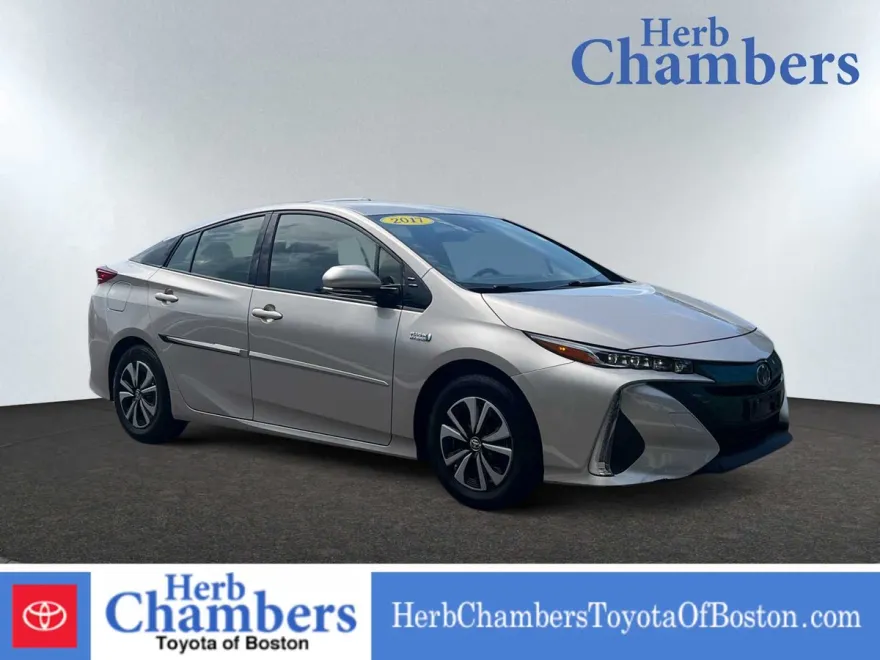 2017 Toyota Prius Prime Premium photo 1
