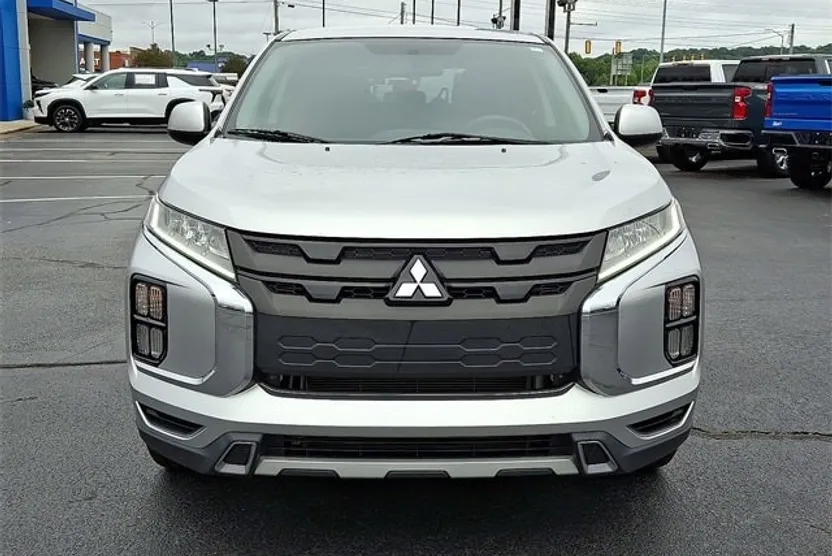2020 Mitsubishi Outlander Sport ES photo 1