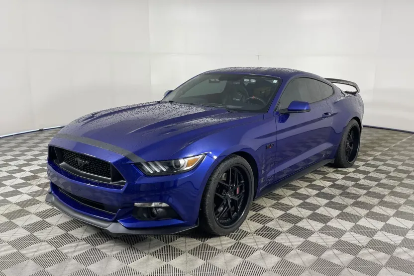 2016 Ford Mustang GT Premium photo 1