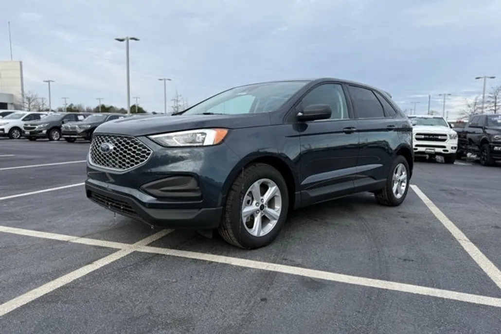2024 Ford Edge SE photo 1