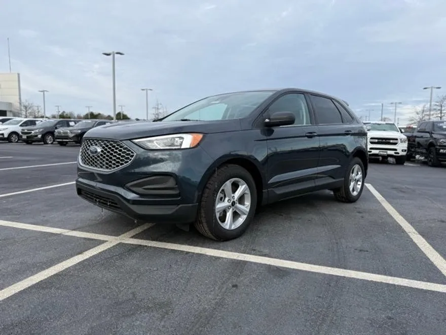 2024 Ford Edge SE photo 1