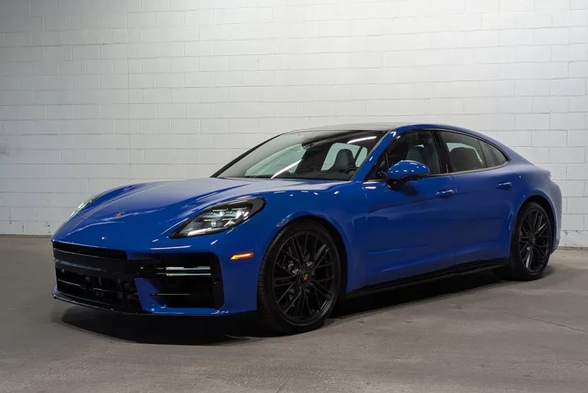 2025 Porsche Panamera GTS photo 1