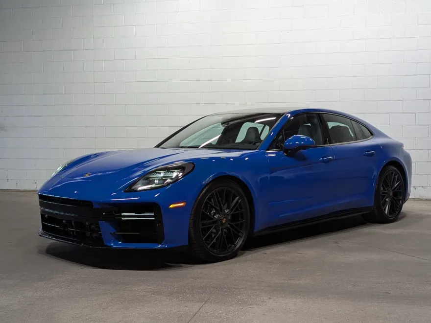 2025 Porsche Panamera GTS photo 1