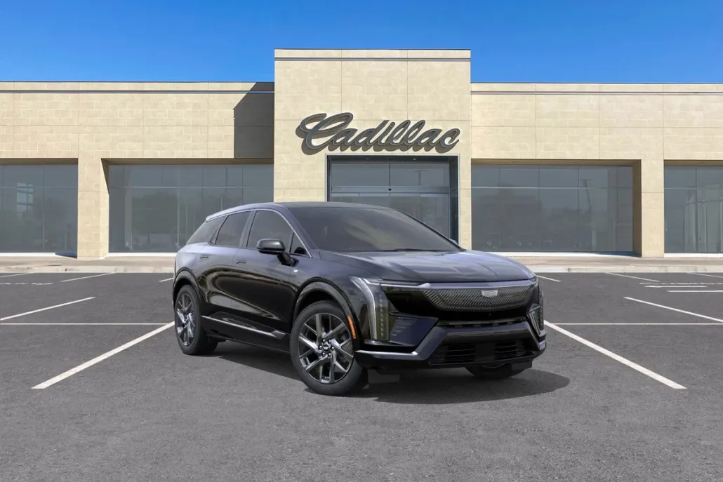 2025 Cadillac Optiq Luxury photo 1