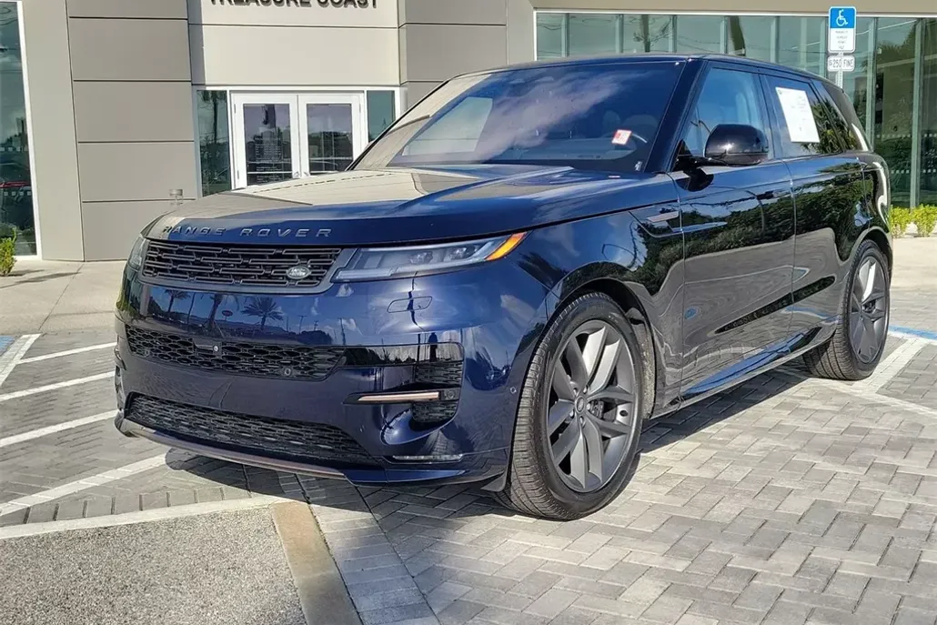 2023 Land Rover Range Rover Sport SE photo 1