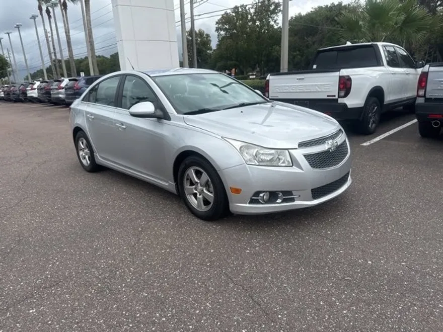 2013 Chevrolet Cruze photo 1
