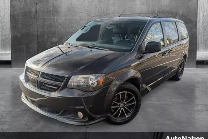2017 Dodge Grand Caravan GT photo 1