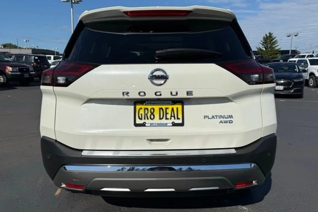 2021 Nissan Rogue Platinum photo 1