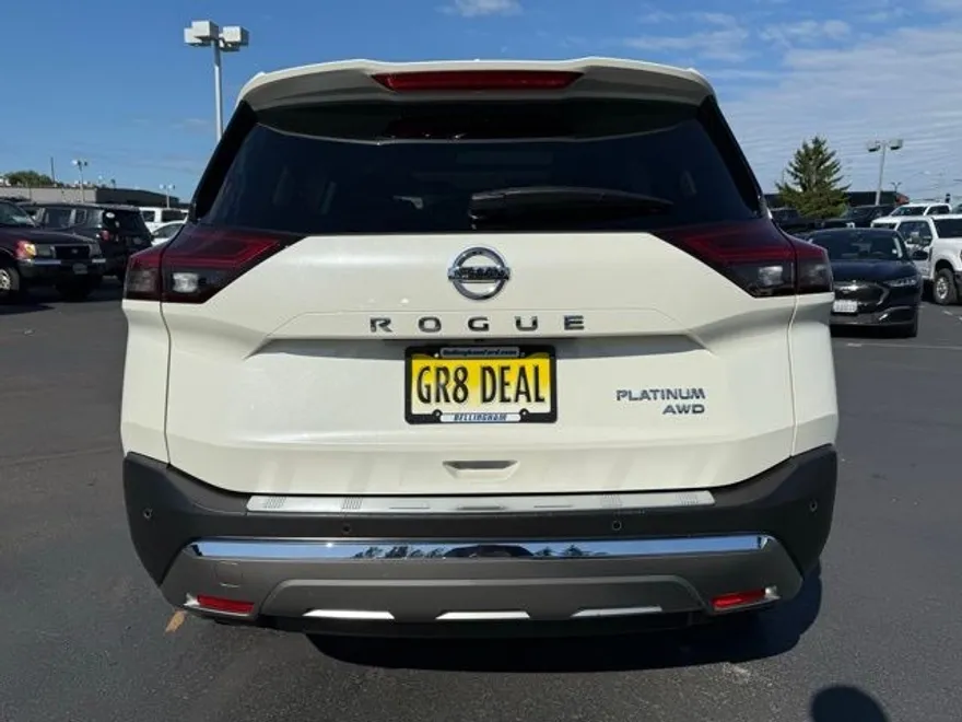 2021 Nissan Rogue Platinum photo 1