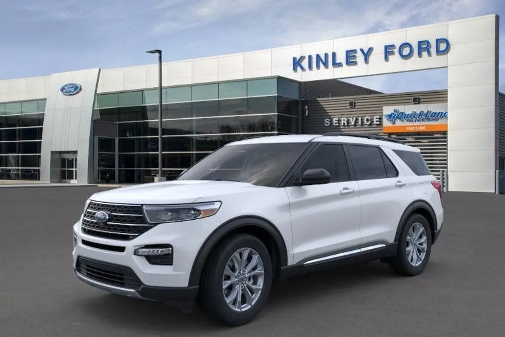 2024 Ford Explorer XLT photo 1