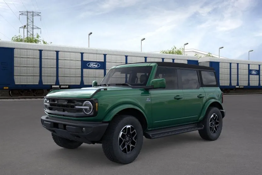 2025 Ford Bronco Outer Banks photo 1