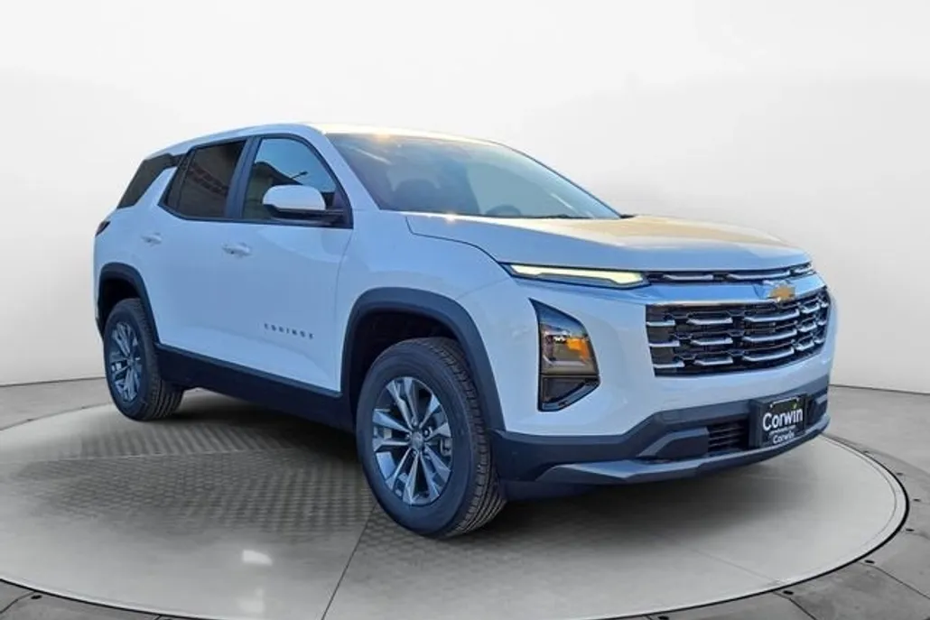 2026 Chevrolet Equinox LT photo 1