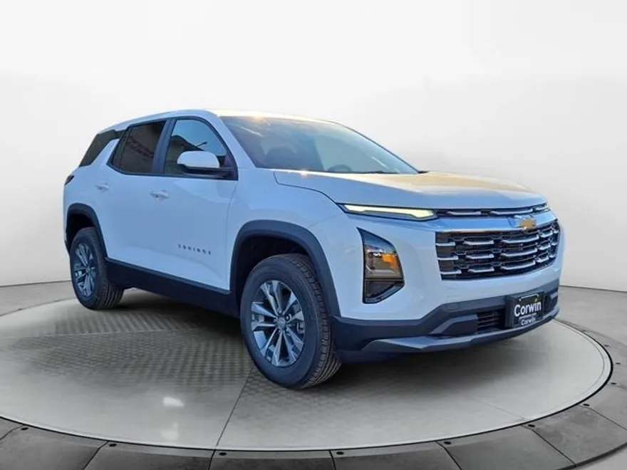 2026 Chevrolet Equinox LT photo 1