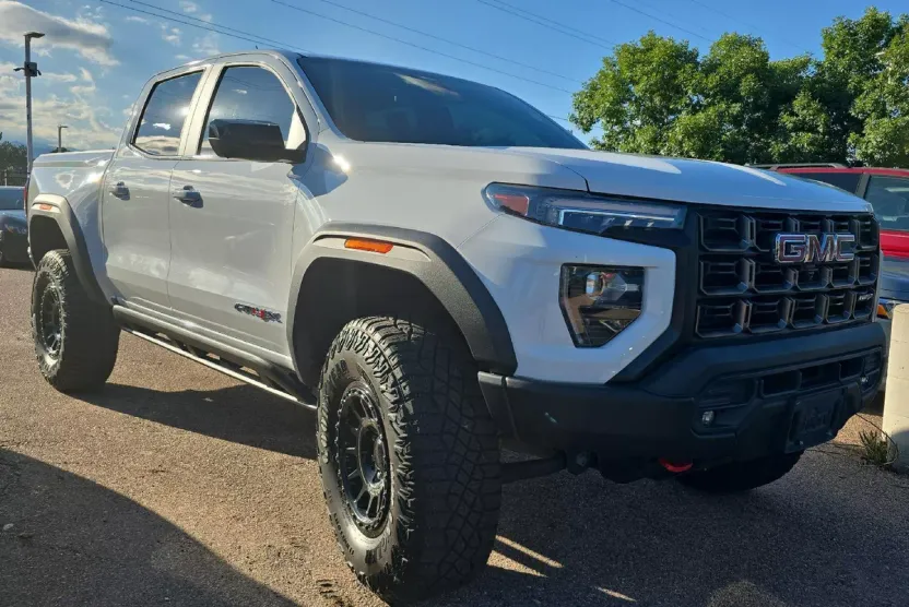 2024 Gmc Canyon AT4X photo 1