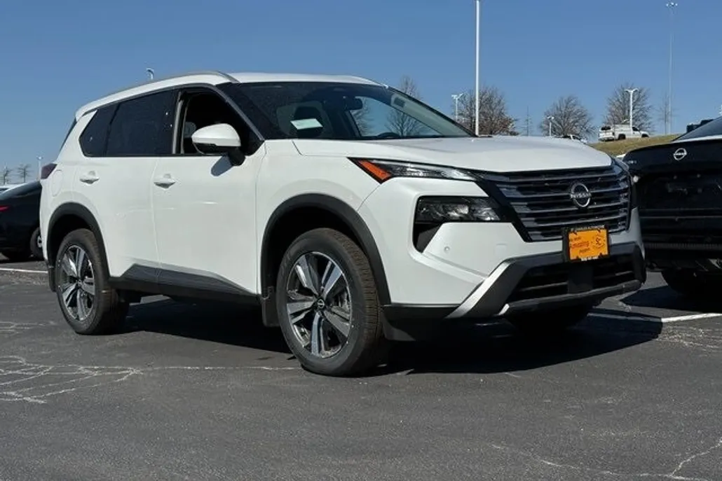 2025 Nissan Rogue SL photo 1