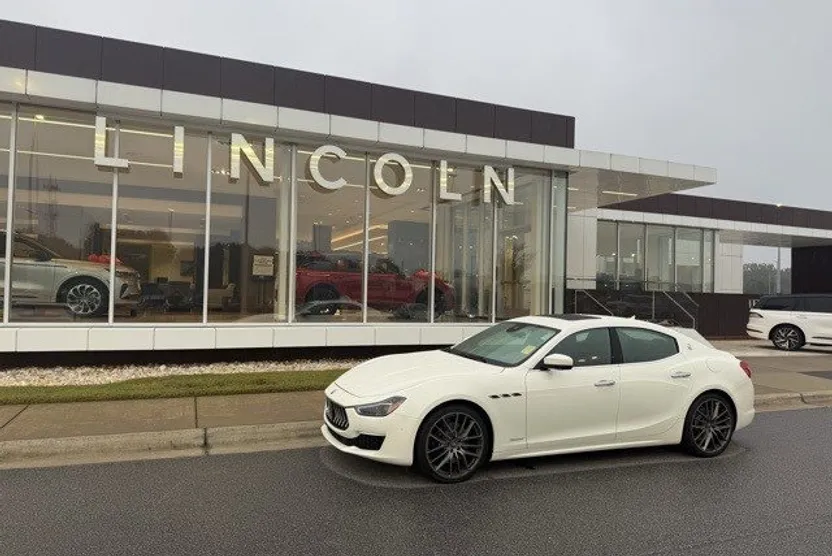 2020 Maserati Ghibli GranLusso photo 1
