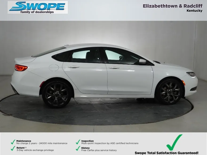 2016 Chrysler 200 S photo 1