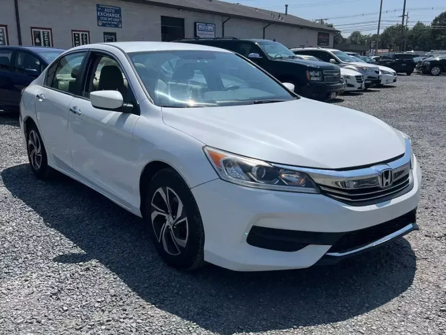 2017 Honda Accord LX photo 1
