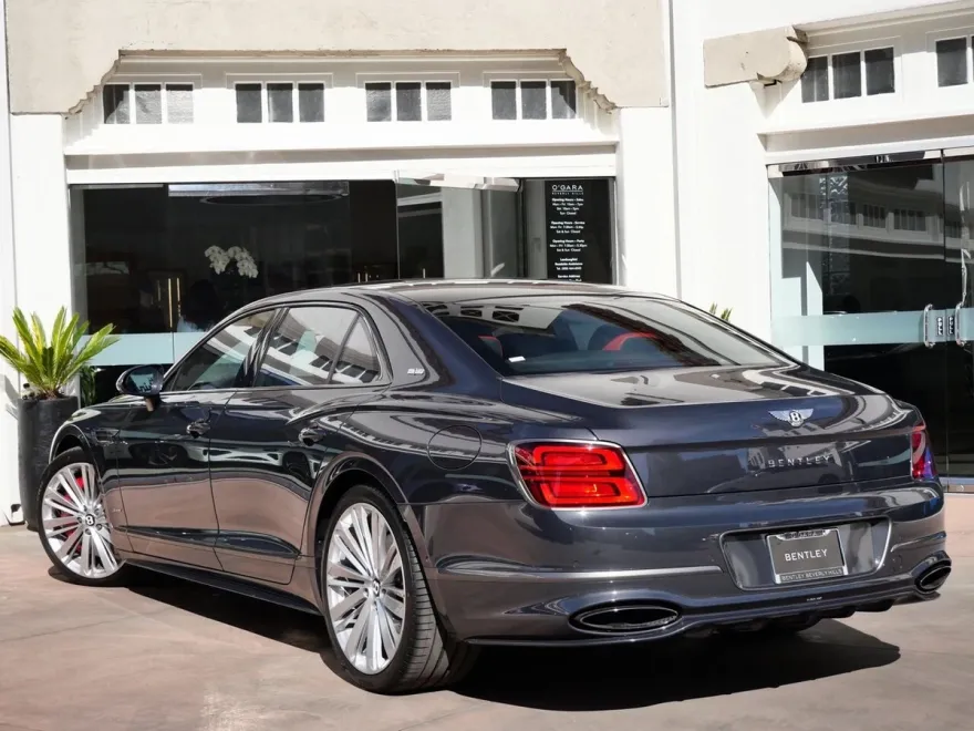 2025 Bentley Flying Spur Speed photo 3