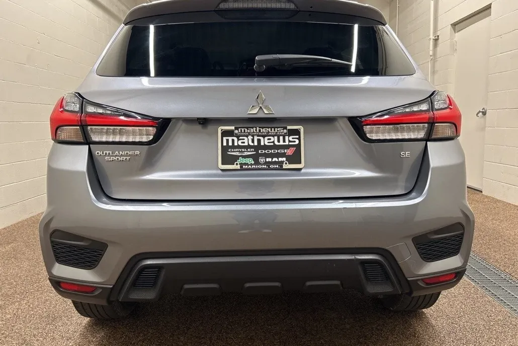 2024 Mitsubishi Outlander Sport SE photo 1