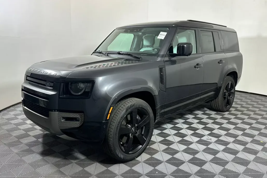 2025 Land Rover Defender X-Dynamic SE photo 1