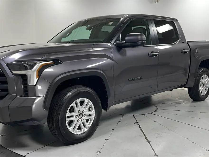 2025 Toyota Tundra SR5 photo 1