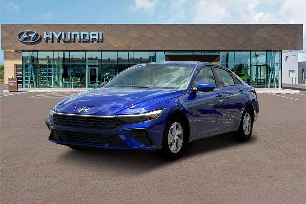 2025 Hyundai Elantra SE photo 1