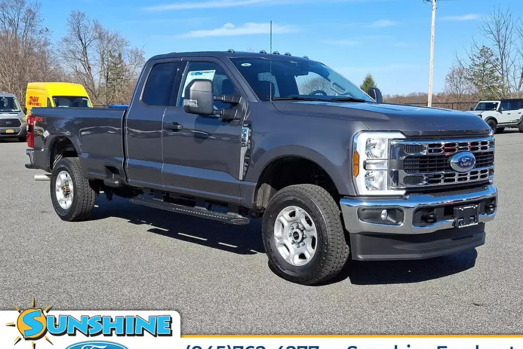 2025 Ford F-350 XLT photo 1