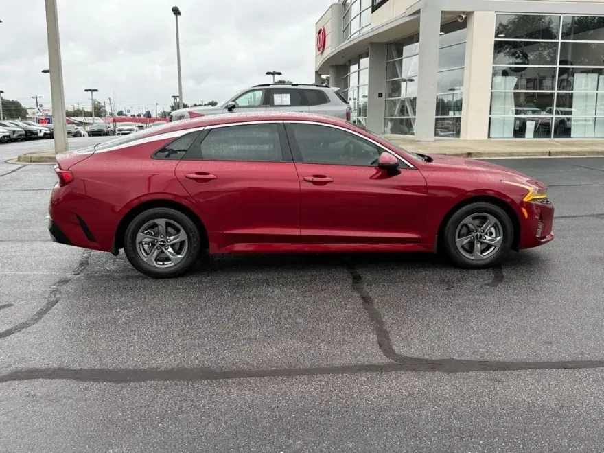 2022 Kia K5 LXS photo 1