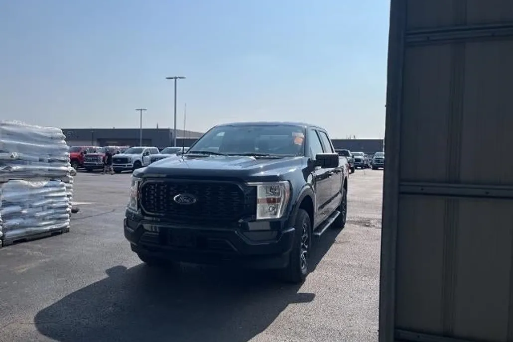 2022 Ford F-150 XL photo 1