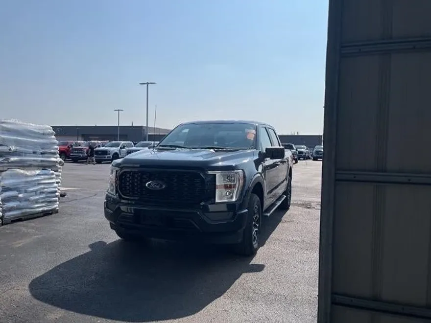 2022 Ford F-150 XL photo 1