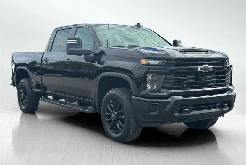 2026 Chevrolet Silverado 2500HD Custom photo 1