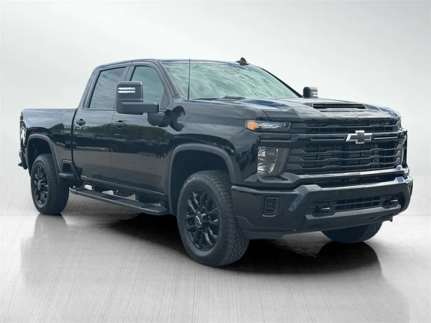 2026 Chevrolet Silverado 2500HD Custom photo 1