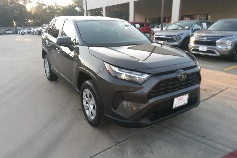 2025 Toyota RAV4 LE photo 1