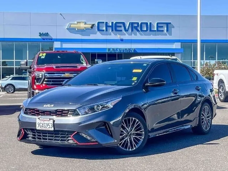 2023 Kia Forte GT-Line photo 1