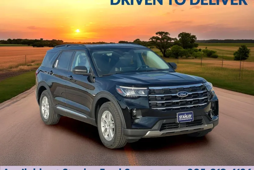2025 Ford Explorer photo 1