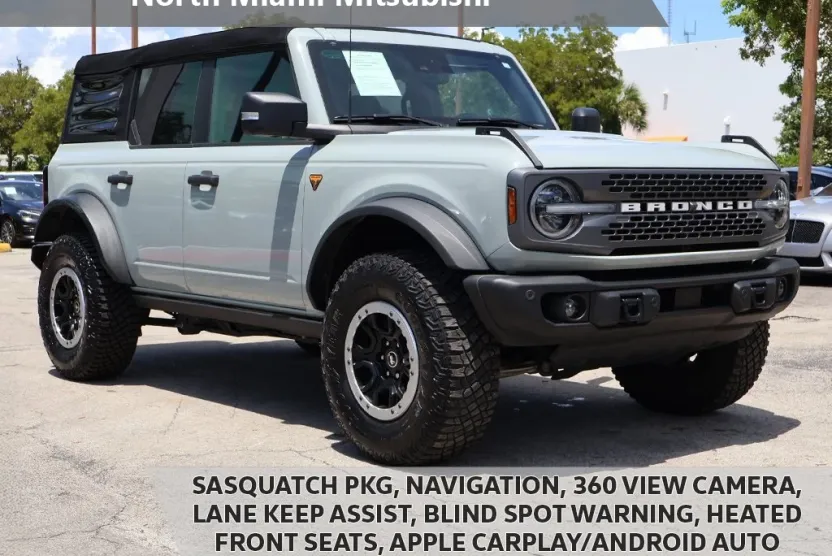 2023 Ford Bronco Badlands photo 1
