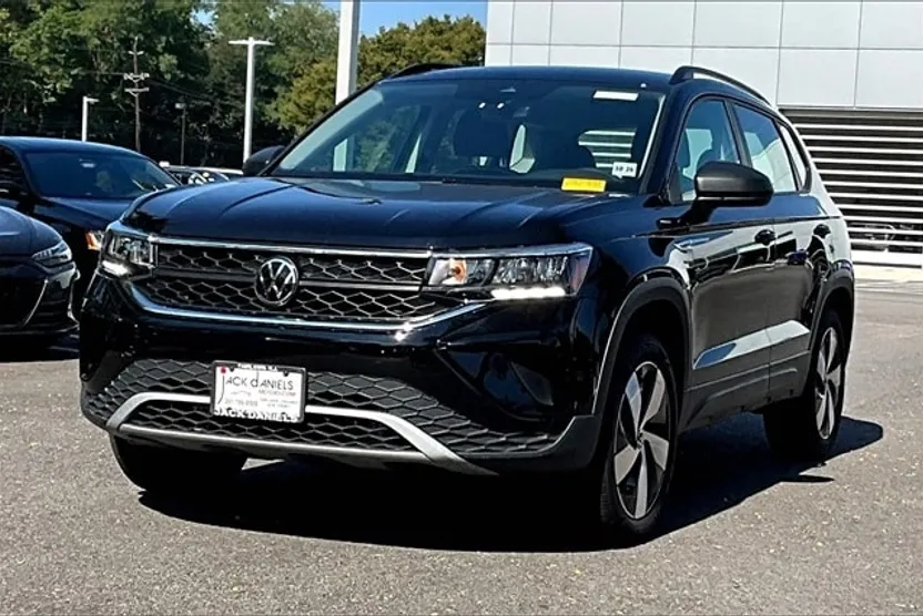 2024 Volkswagen Taos S photo 1