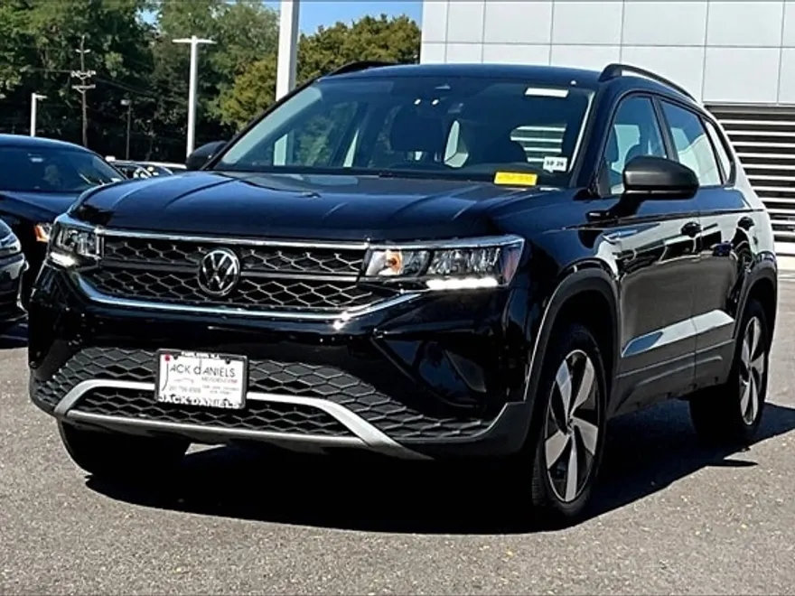 2024 Volkswagen Taos S photo 1